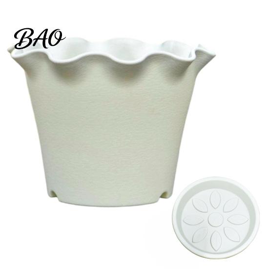 Warm Textured Resin Pots Large Flower with Drainage Holes And Tray Saucers, Ruffled Edge Planter Sturdy Planters for Hydrangeas Indoor Outdoor Plants,