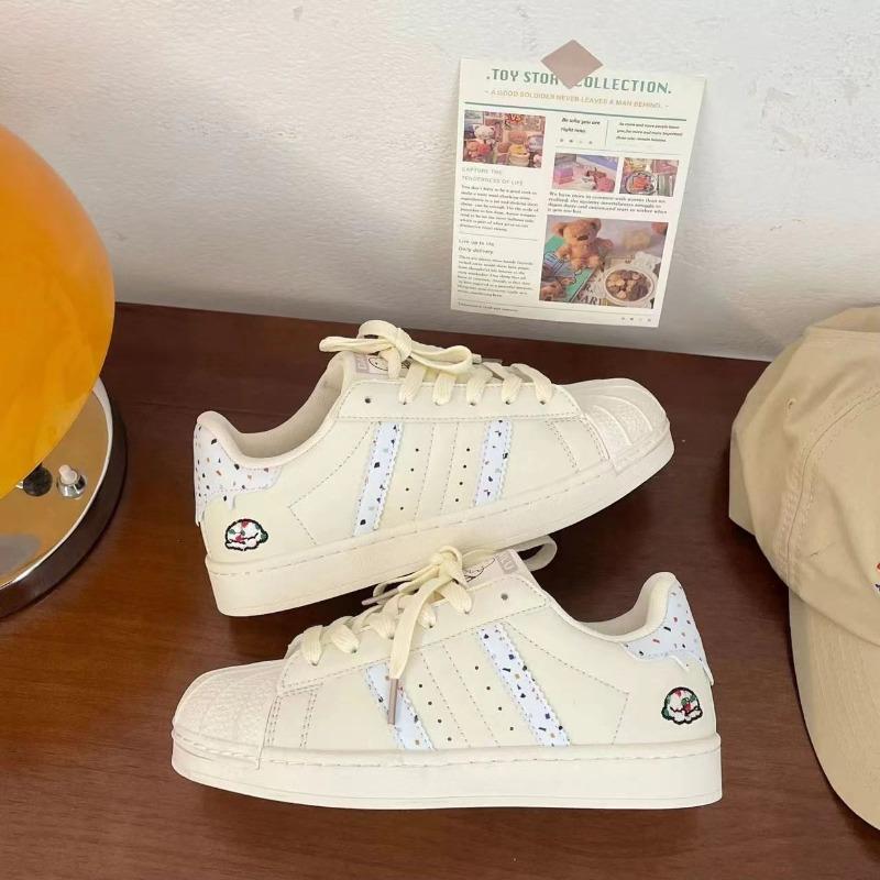 White Shoes Casual Sports Shoes