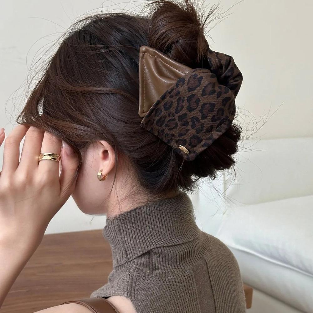 Volume Shark Clip Back Head Hairpin Retro Korean New High-end Hair Leopard Print Triangle Grab Clip Women's