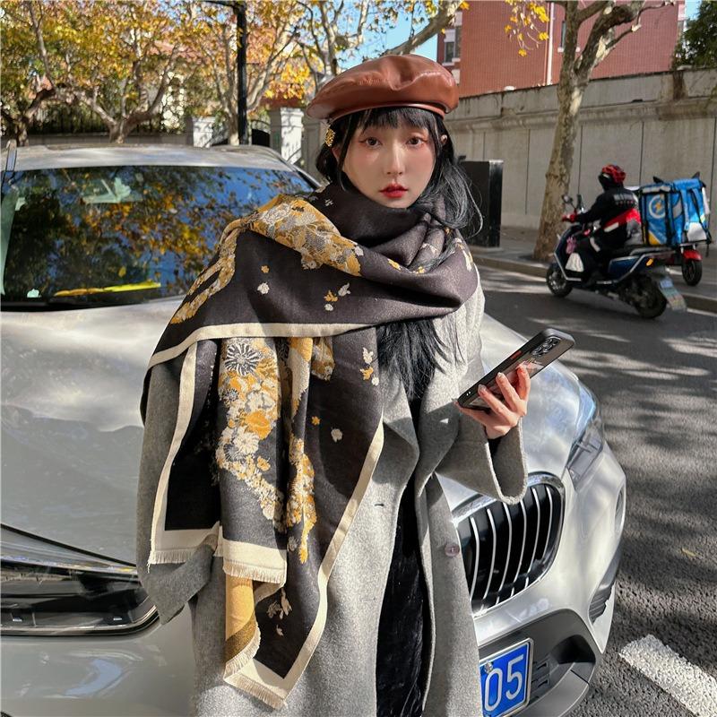 Green small fresh warm scarf, lady style imitation cashmere double-sided warm student scarf air conditioner shawl