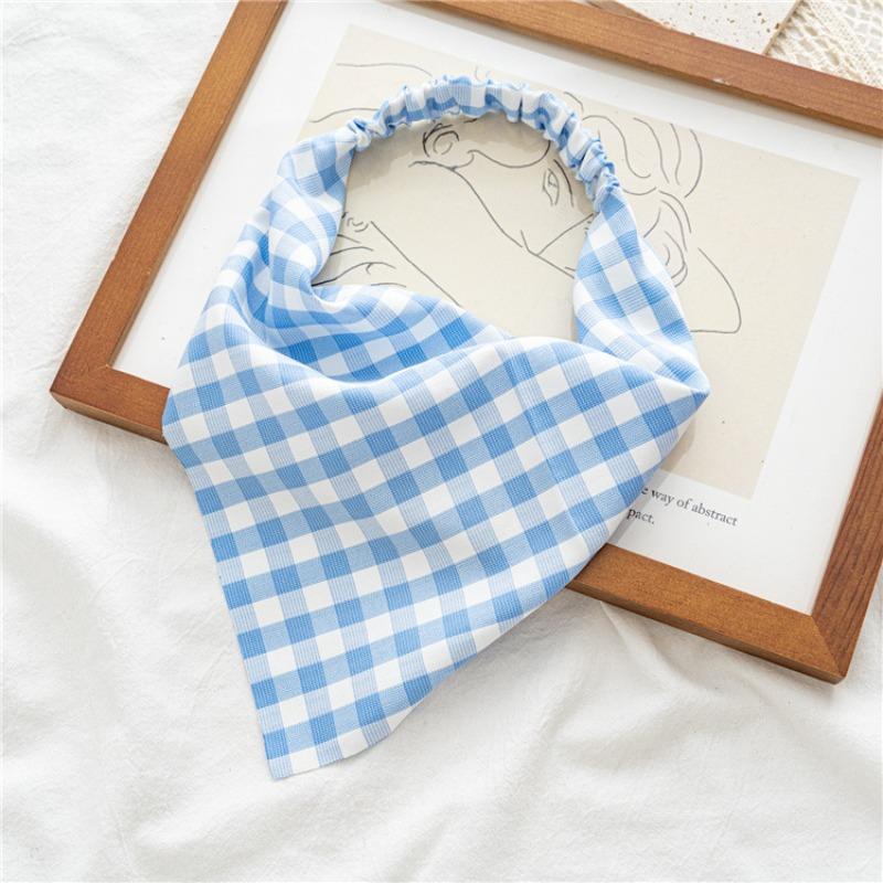 New Square-patterned Bullet Force Triangular Headscarf for Women, Suitable for Spring and Summer, for Tying Up The Hair and Covering The Head.