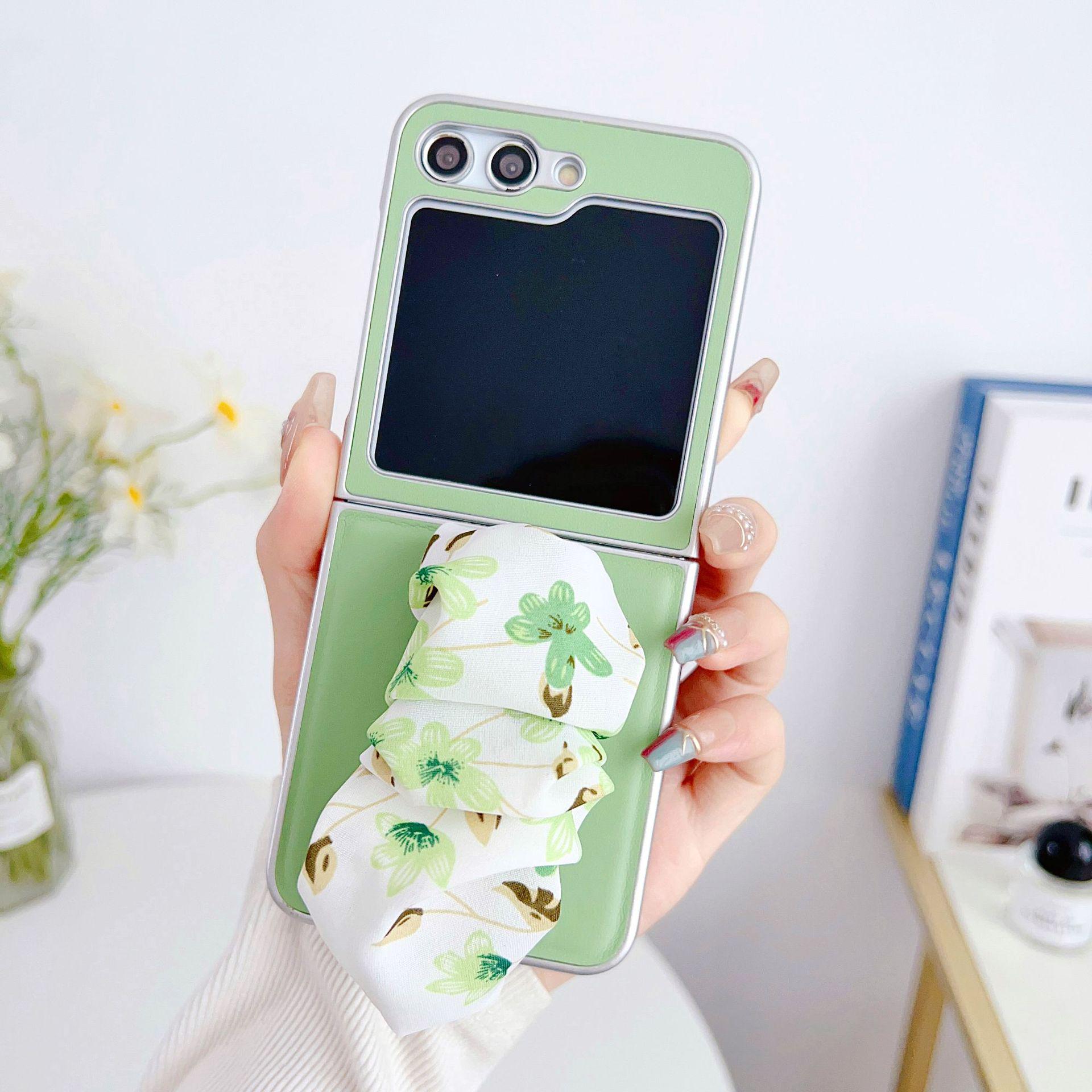 

Samsung Z Flip 7 Pearlescent Leather Texture Wristband Case Samsung Z Flip6 світло-зелений колір