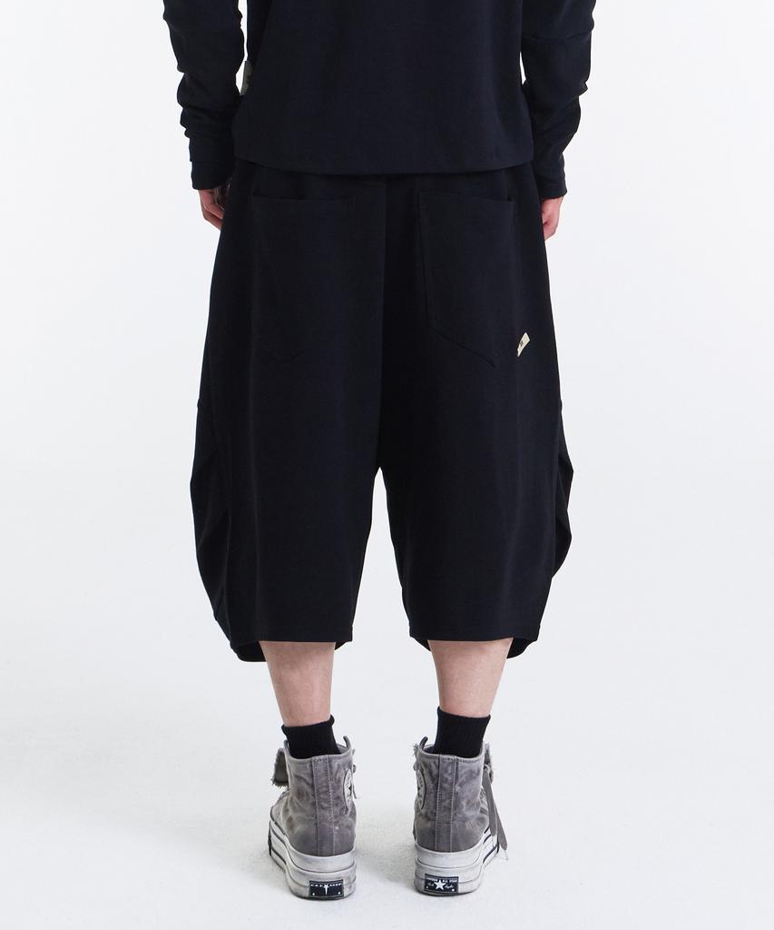 Gicheol Flow Knee Bermuda Sweat Pants (Black)