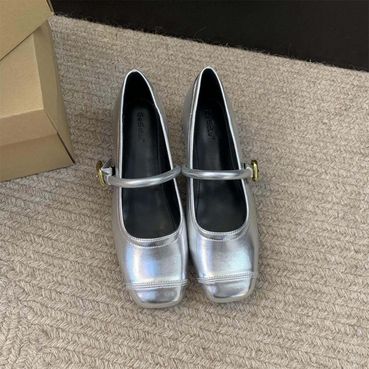 

Small inner height increase leather shoes silver Mary Jane shoes women s spring 2025 new French round head light mouth single shoes 39 серебряный