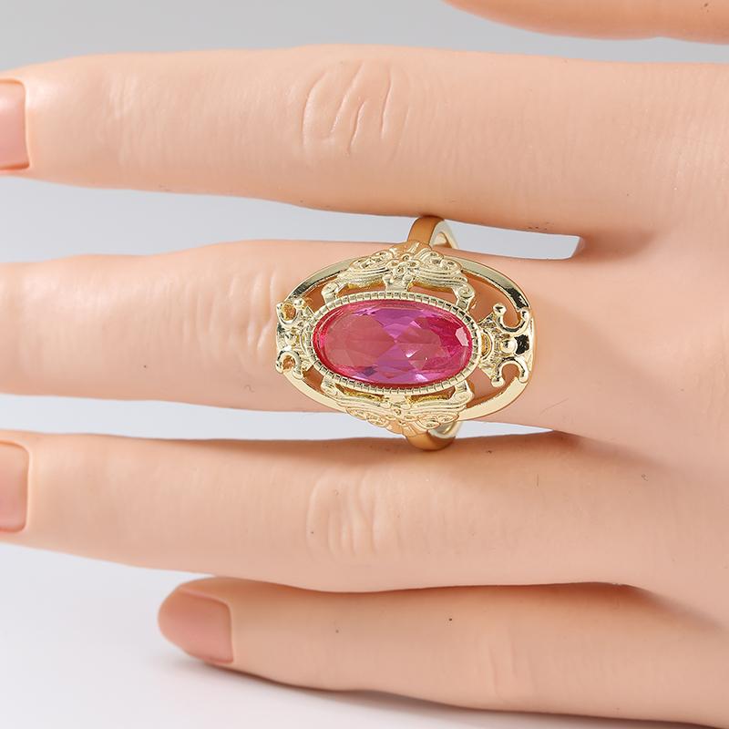 Vintage Inlaid Red CZ Women's Ring Elegant Gold Color Hand Carving Hollow Daily Wear Party Jewelry Anniversary Gift