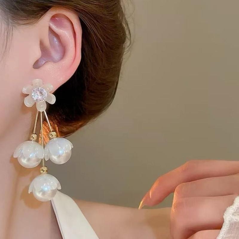 Elegant Imitation Pearls Earrings Luxury Long Flower Ball Earring Bridal Wedding Party Jewelry Banquet Party Holiday Dressing Gift