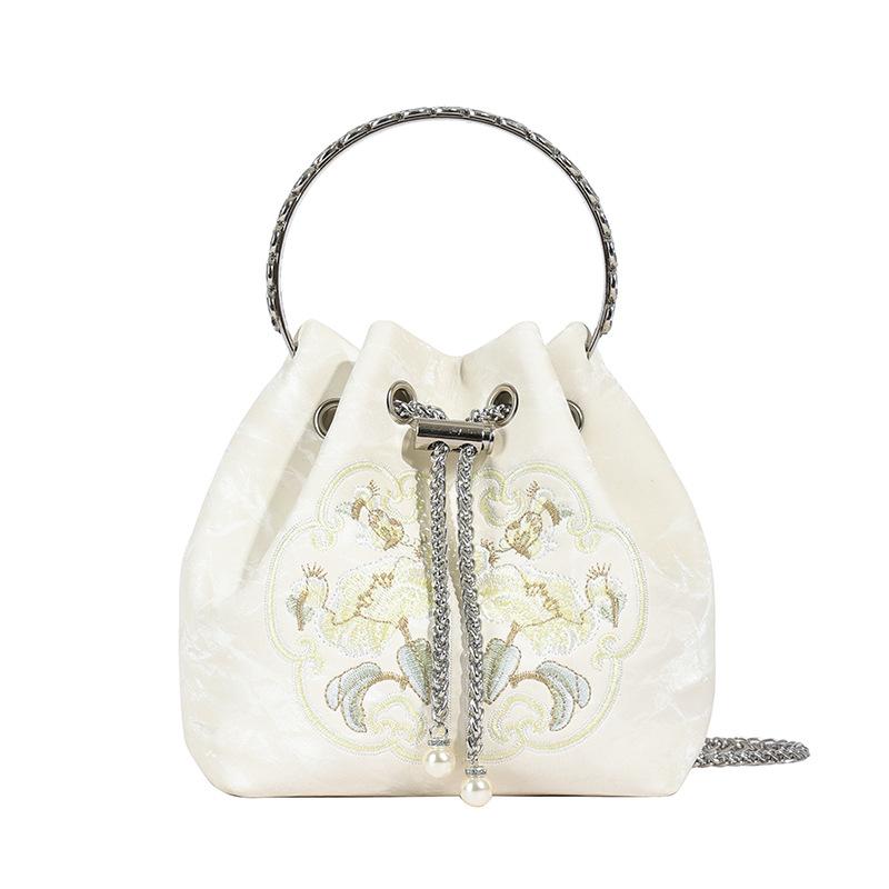 New Chinese style national style embroidery summer small bag women's 2026 new fashion bucket bag feeling shoulder messenger bag