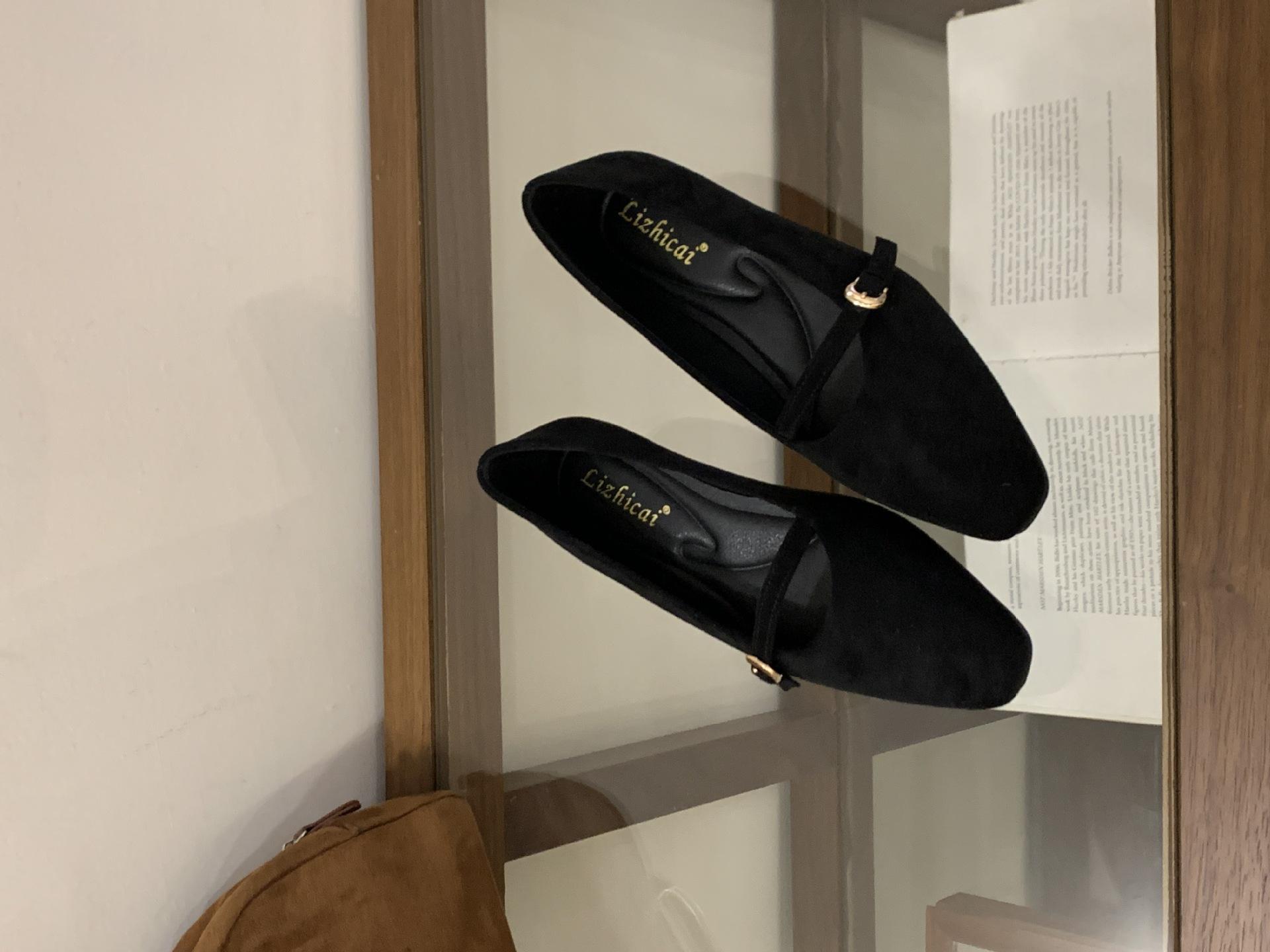 

Korean version of pointed suede one-pedal shallow-mouth low-heeled single shoes women s 2025 autumn new fashionable versatile flat-soled ladyshoes 35
