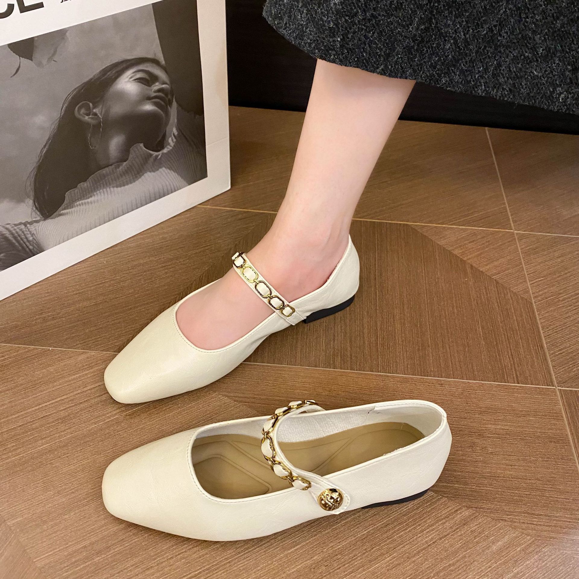 

Туфли-лодочки на низком каблуке в стиле ретро с открытым верхом, женские, новые весна-осень 2025, на плоской подошве, с квадратным носком, универсальные, Мэри Джейн, из маленькой кожи 40 слоновая кость