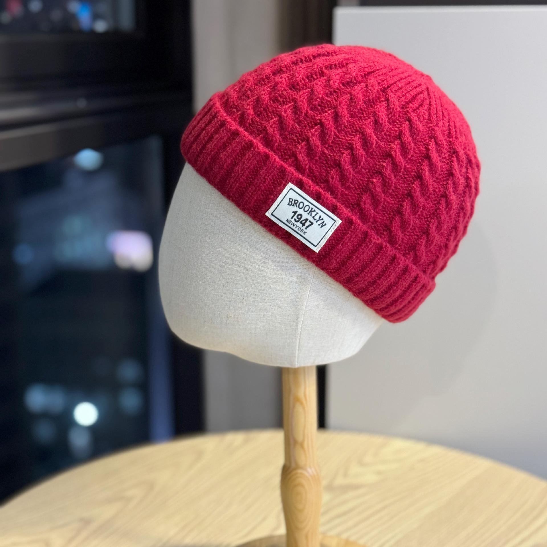 

New trendy brand dome-shaped knitted hat, unisex beanie, thin cold weather hat for autumn and winter, suitable for cycling, watermelon-style wool hat Adult54-60Average Size вина червоного кольору