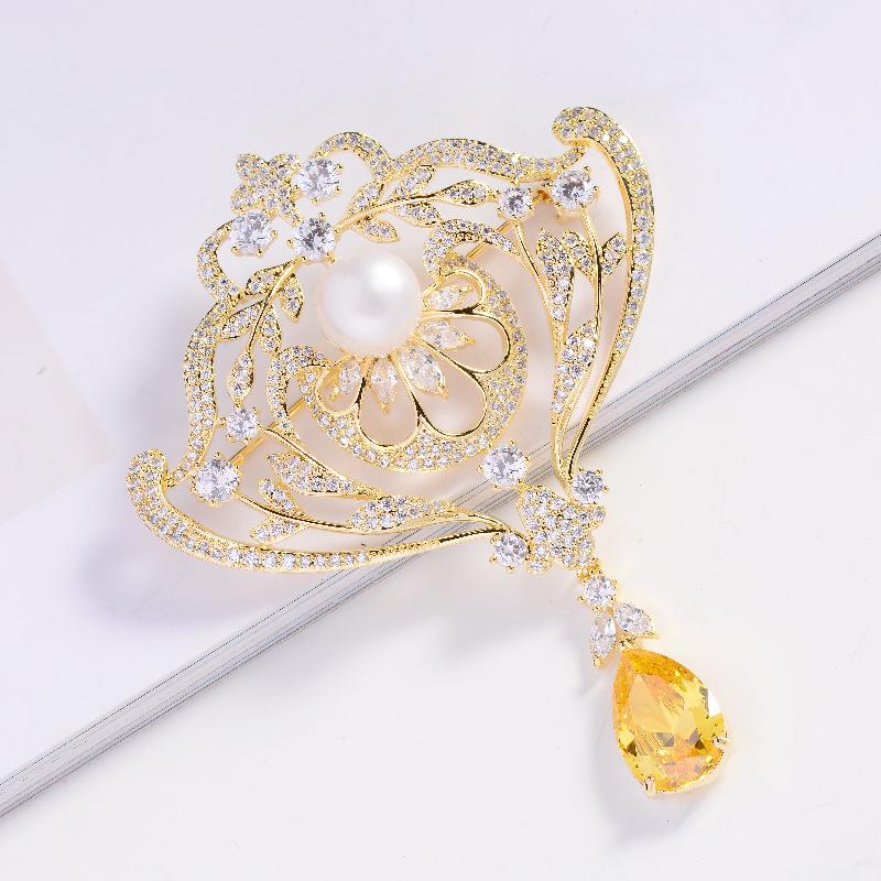

Retro Court-style Crown Brooch, High-end Women s Light Luxury, Pearl Brooch, Anti-glare Clasp Pin жёлтый