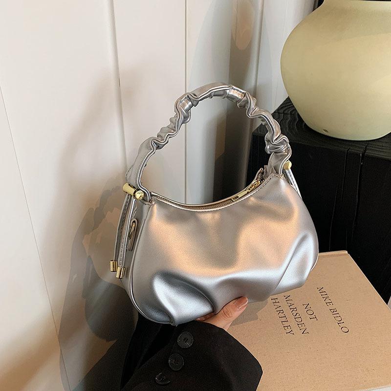 Summer cloud bag 2025 new trendy Internet celebrity fashion shoulder bag high sense foreign women's bag versatile messenger bag