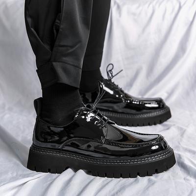 Mode Herrenschuhe mit dicker Sohle Klassische Designstile Outdoor Mode Street Party Täglich junge Leute Vielseitige Lederschuhe