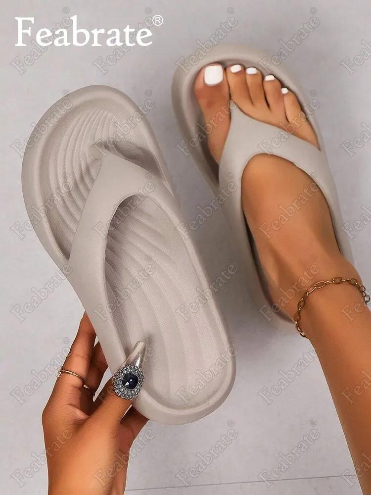 Шлепанцы Нет Толстая подошва Уличные Пляжные шлепанцы 42 980₽