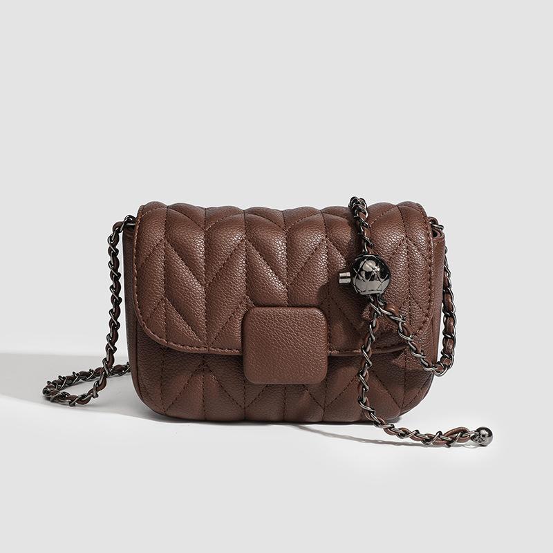 Unique small and large-style chain bags for women, 2024 new fashion quilted small square bags, trendy lipstick crossbody bags