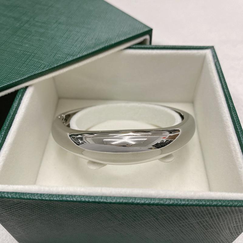 New Arrival Custom Size Solid Color Zinc Alloy Gold Bangle Bracelet for Women Minimalist Jewelry