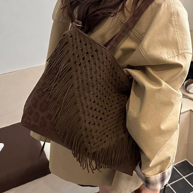 

A retro ethnic style handmade cotton thread woven bag fringed messenger bag beach vacation straw bag women s bag