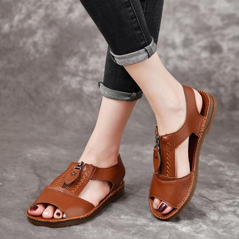 2025 summer new soft leather comfortable soft sole soft surface flat bottom women leak toe sandals casual shallow mouth middle-aged mother shoes