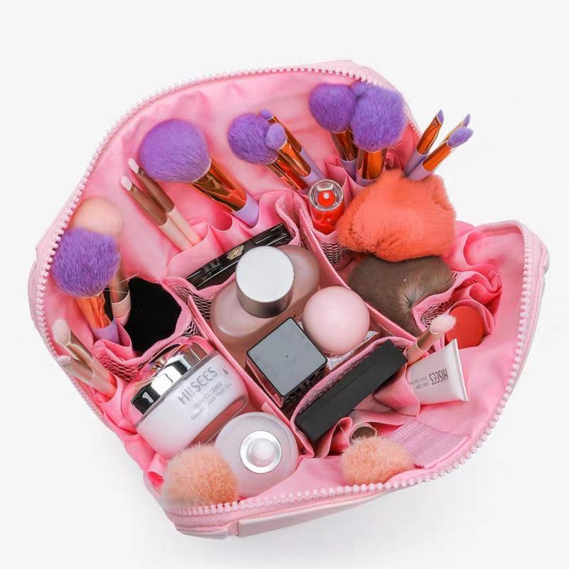 Popular, ultra-practical, large-capacity, stylish storage bag for travel and commuting, striped, three-dimensional makeup bag
