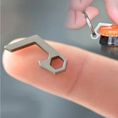 Mini apribottiglie leggero per birra portachiavi tascabile strumento utilità gadget campeggio all'aperto escursione attrezzatura da campeggio portachiavi