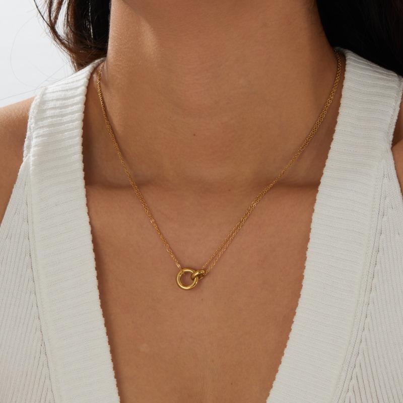 Gold Interlocking Ring Pendant Double Chain Necklace for Women золотой