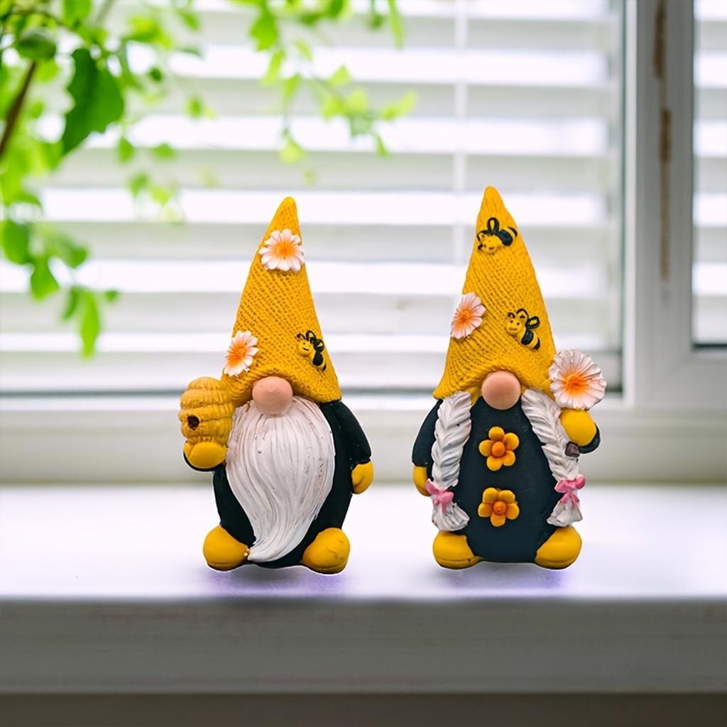 2pcs  Rustic Resin Gnome Statues