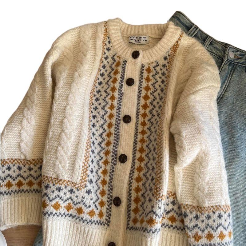 Neuer gestreifter Damen-Cardigan Ethno-Stil Rundhalsausschnitt Dick gestrickter Pullover Herbst Outdoor-Mode Damenmode Lässiges Oberteil