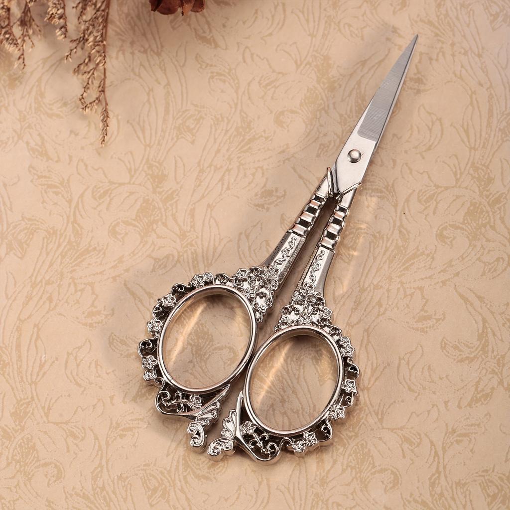Vintage Embroidery Scissors For Women's Eyebrows And Eyelashes, With A 4.7-inch Petal Design. Sharp Fabric Cutting Scissors, Stainless Steel Nose