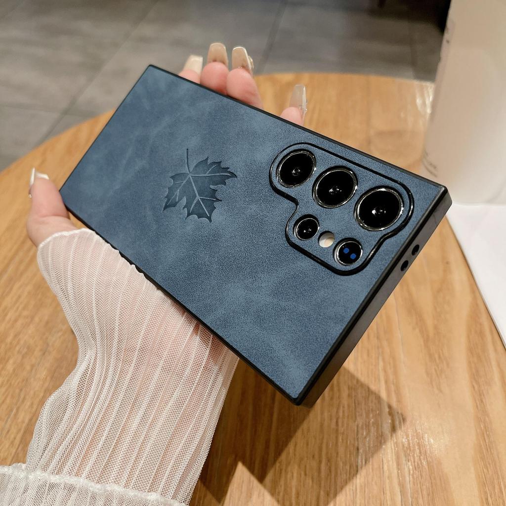 Custodia in similpelle per Samsung S26 Ultra – Sensazione al tatto come la pelle, Antiurto, Design Foglia d'Acero Adatta ai Modelli S23 FE e S24U