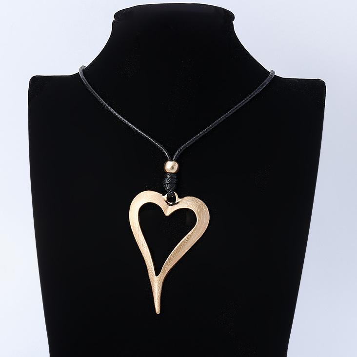 Necklace Retro Love Fashion Simple Versatile Sweater Chain Women'S Long Necklace