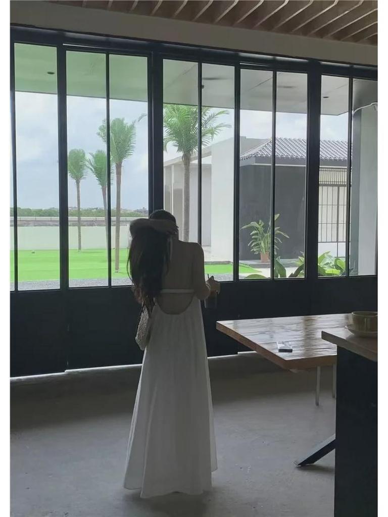 Summer Sanya Halter Neck Backless Beach Dress for Thailand Holiday Photos