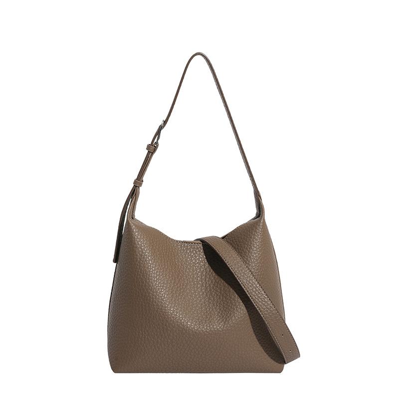 

Commuting to work, large-capacity bags for women, the new fashion and leisure of the season, versatile underarm bags, niche design, dumpling bags no pendant model