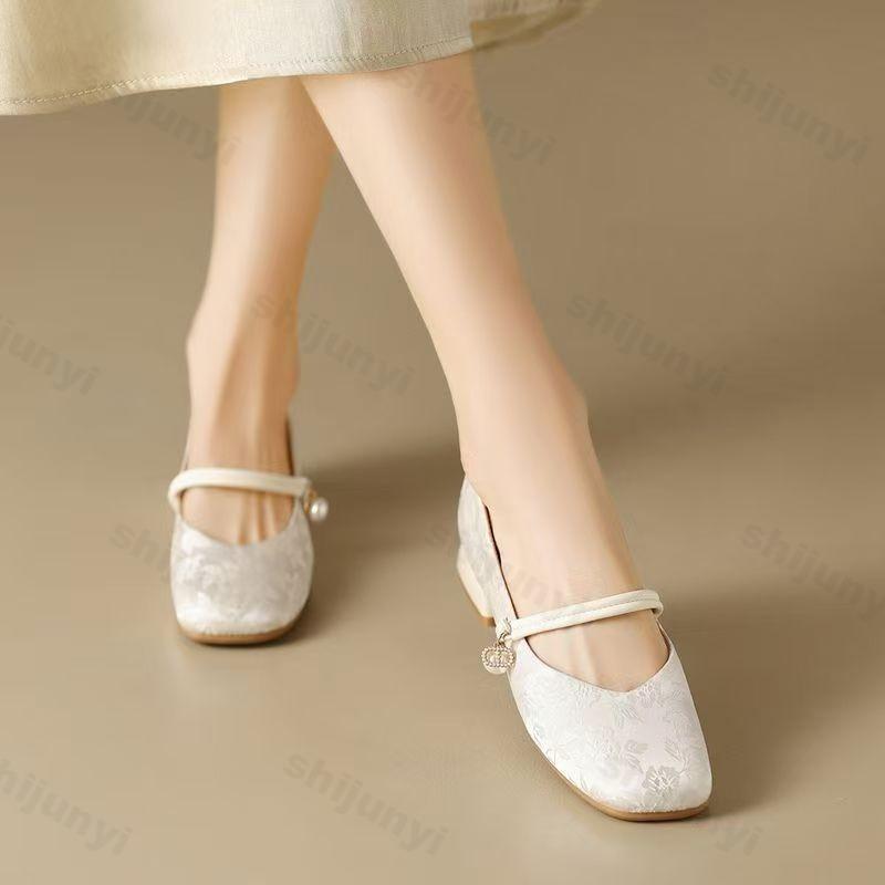 Autumn Women Shoes Fashion 2026 Versatile Low Heeled Leather Shoe Thick Soles Anti Slip Comfort Women's Single Shoe Mary Jane