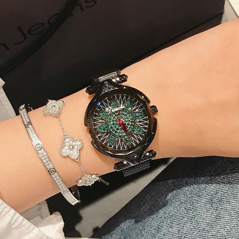New Women's Watch Rhinestone Sunflower Women's Watch Mesh Chain Magnetic Buckle Strap Quartz Watch
