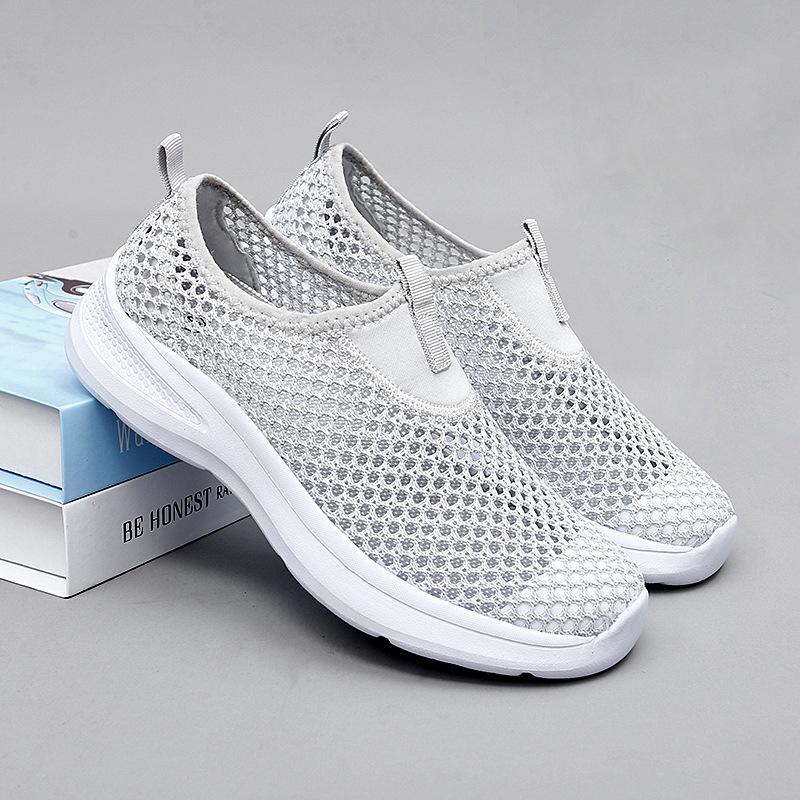 

Новая женская обувь из летучего трикотажа, летне-осенняя дышащая сетчатая спортивная обувь, спортивная легкая и удобная повседневная обувь для студенток 43 серый