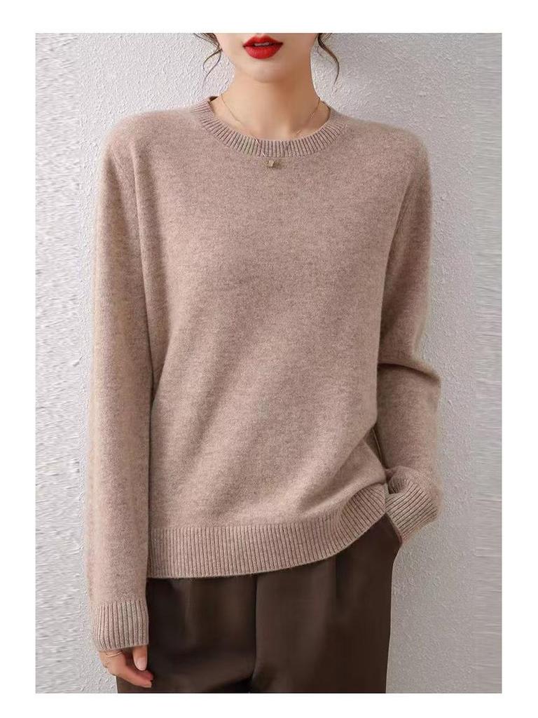 2025 Versatile Loose-Fit Wool Sweater: Slimming, Solid Color, Perfect for Autumn & Winter