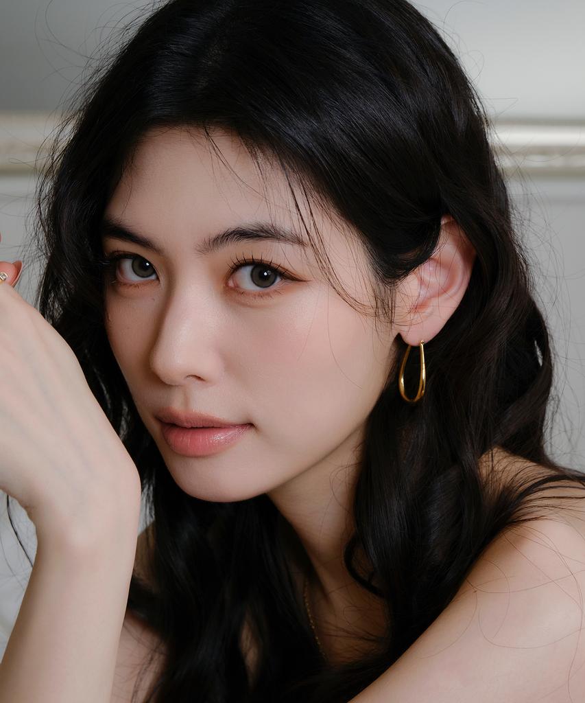 Reve Hoop Classic Oval Earrings_L