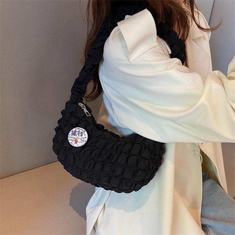 Fashion cloud bag simple shoulder armpit bag niche personality pleated hand bag trend