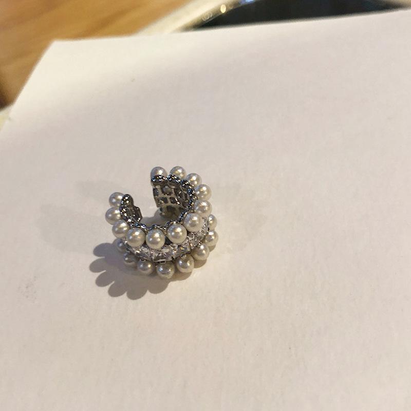 Zircon Pearl No-Pierce Ear Clips: Stylish, Versatile, Elegant Earrings for Women.