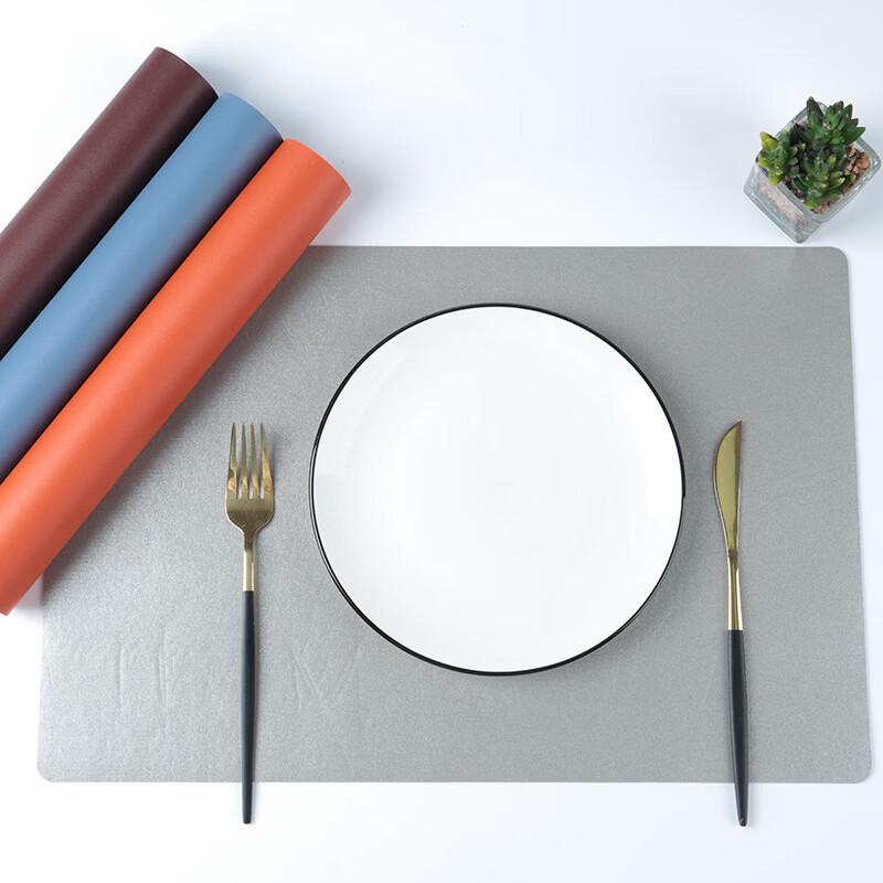 Nordic Lamb Pattern Square Dining Mat