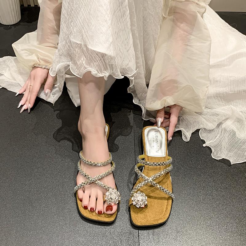 2024 new outdoor luxury and comfortable slip-on fashionable open-toe slippers rubber flip-flops