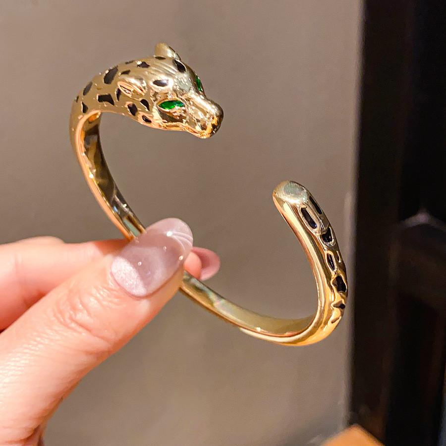 18k Leopard Animal Jewelry Cuff Bracelet With Zirconia Accents For Elegant Women