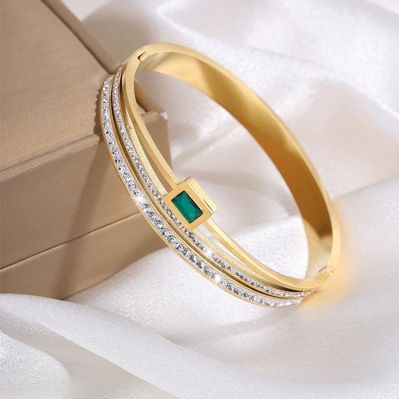 Starry Sky Women's Titanium Steel Bracelet - Non-Fading, Versatile, Full Diamond Stainless Steel, High-End Silver Fashion Accessory