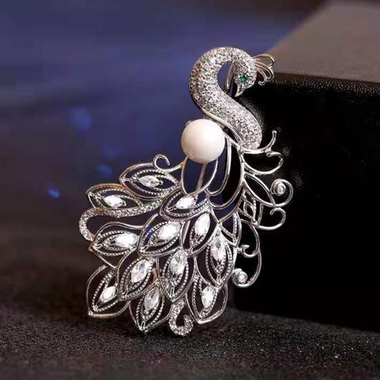 Brooch Pin Anti-Exposure Buckle Peacock Feather Design Pin with Imitation Pearls Cubic Zirconia Suits Coats Sweaters Badge
