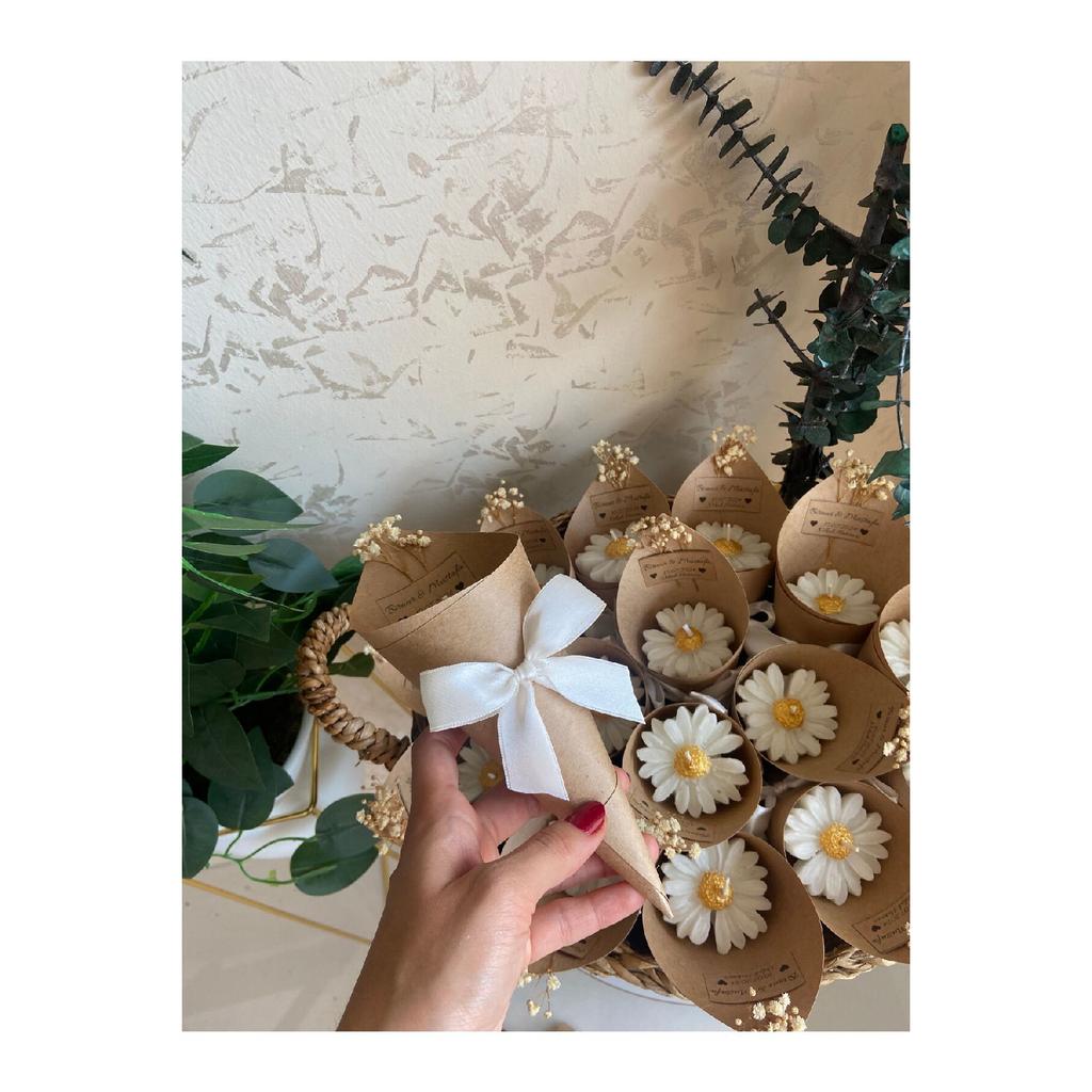 Mum Palace Personalized Wedding|engagement|promise Gift Daisy Scented Bouquet Candle - 15 Pieces