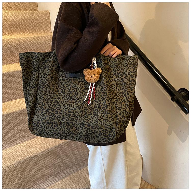 Retro Large Capacity Leopard Print Canvas Bag Commuting Women's Bag Lazy Style Shoulder Bag