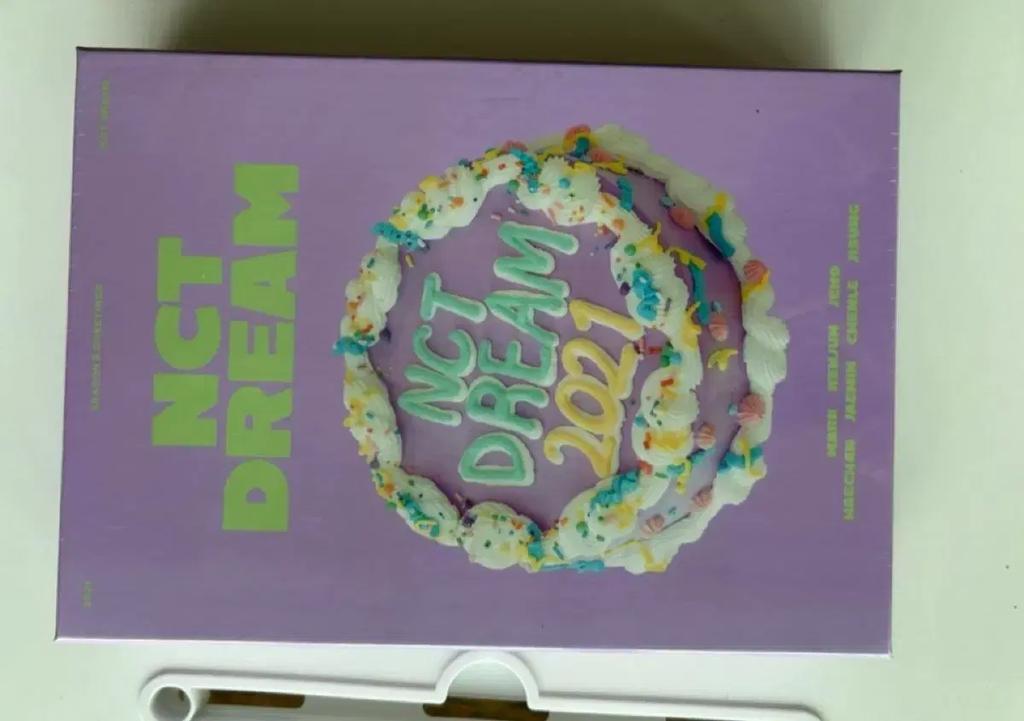 NCT DREAM 2021 SEASON'S GREETINGS