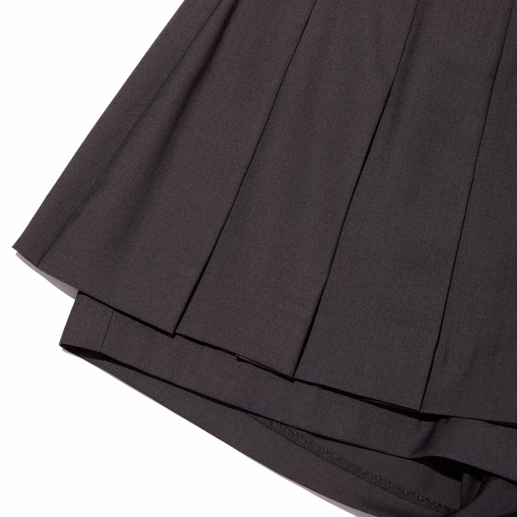 Kirsh Inner Pants Detail Mini Pleated Skirt [Charcoal]