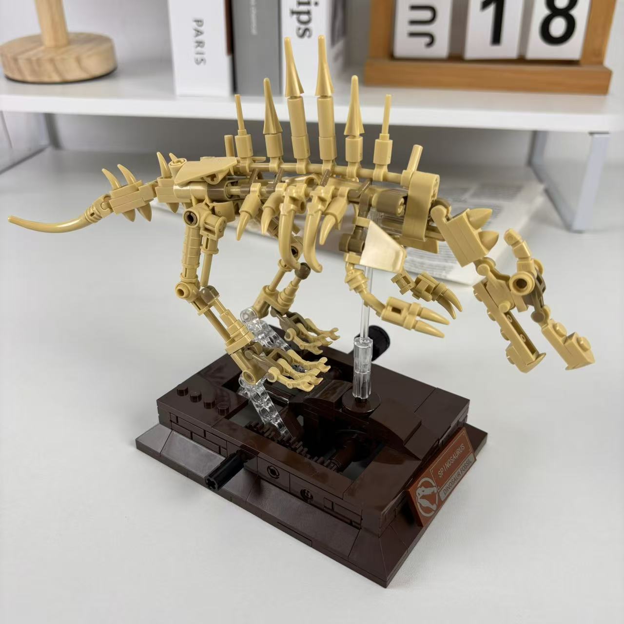 Creative Dinosaur Skeleton Model Building Blocks, Sabre-Toothed Dinosaur Building Block Assembly Set, Collectible Display Piece For Model Enthusiasts M
