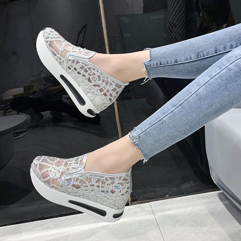 Mode Plateau Wedges Damen Sneaker Blumenstickerei Mesh Sneaker Damen Slipper Casual Bequeme Schuhe mit Absatz für Frau Tenis Feminino
